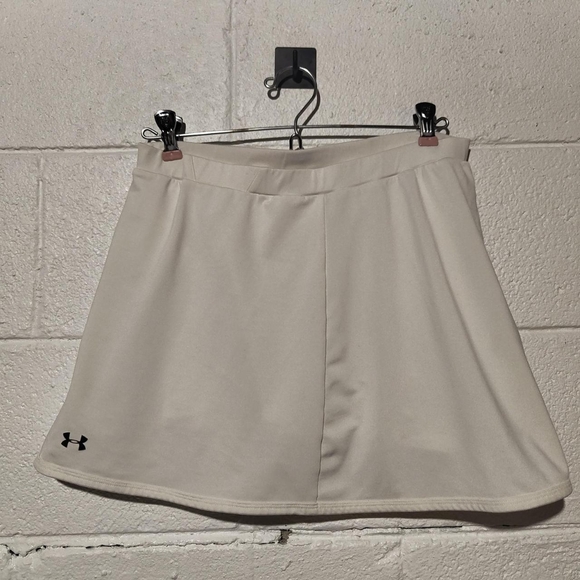 Under Armour White Mini Tennis Skort - Picture 1 of 4